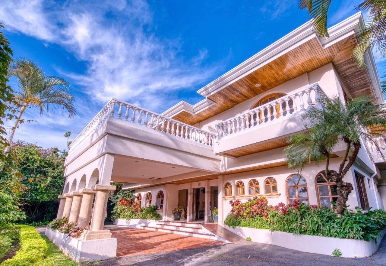 Buena Vista Chic Hotel Pilas Bagian luar foto
